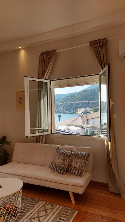 Onar Beachfront Residence, Loutraki ภายนอก รูปภาพ